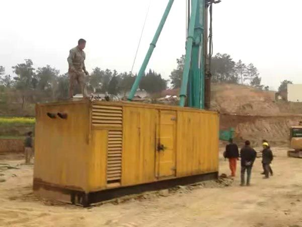 卢氏如何判断水冷式机油散热器密封件是否需要更换？
